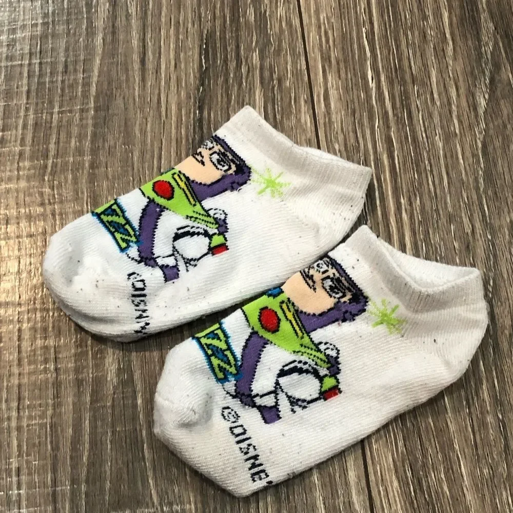 Assorted Newborn and Baby Socks Collection 16 pairs